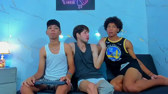 Spicy_guys 现场XXX聊天