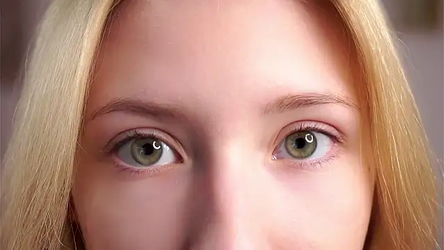 SunnivaCovil Chat XXX in diretta