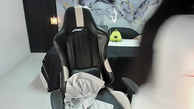 Ivy_16's Live XXX Chat