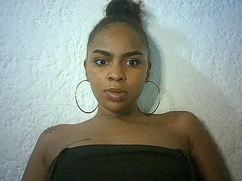 Chat +18 de Bellabeltrann ao vivo