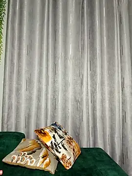 Yoyo-__'s Live XXX Chat