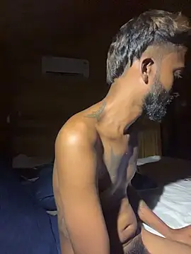 bigfatdick111 élő XXX-chatje