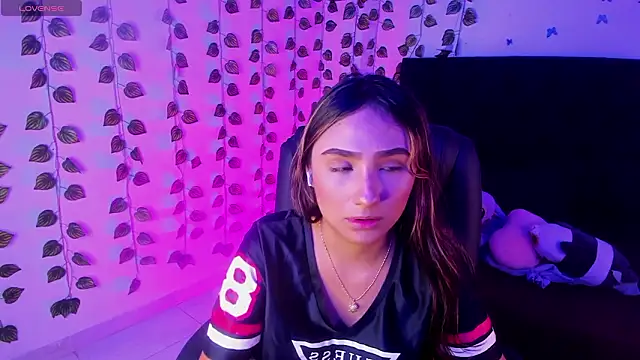 charlotte_keyss – webcam-show