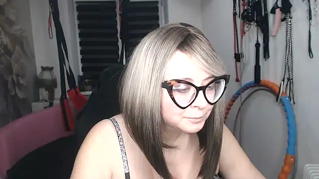 MISSwithDOLLS' Webcam Show