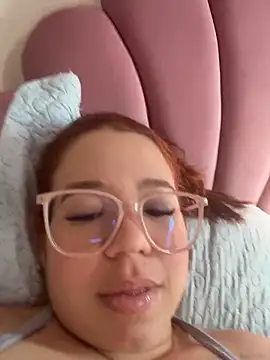 Lucyklein2022 Chat XXX in diretta