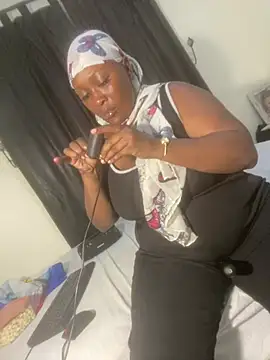 Cardiebae89のライブXXXチャット