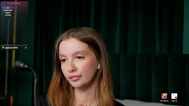 Layla_Bloom 即時 XXX 聊天