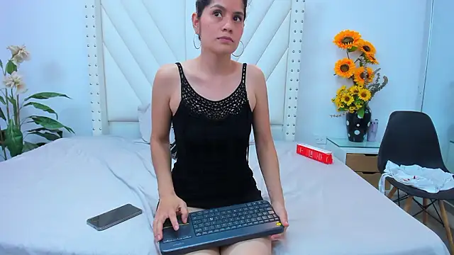 Paulynavera 现场XXX聊天