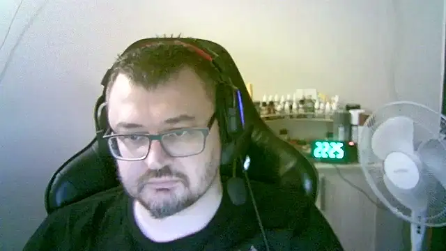 Chat +18 de SirAbuser ao vivo