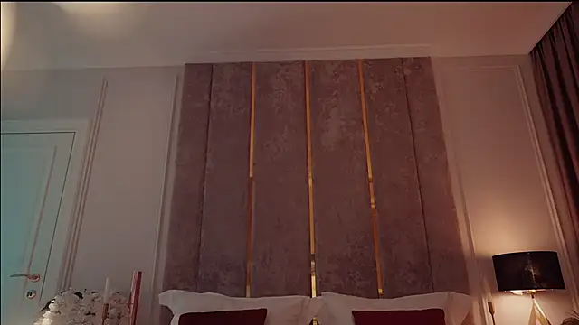 Онлайн чат XXX MilaDYstarlight