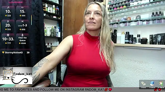 Katt-findom: διαδικτυακό σόου στην κάμερα