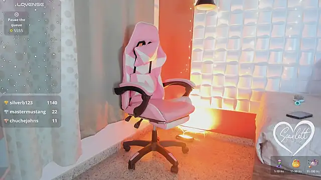 Scarlett_Kiiss 现场XXX聊天