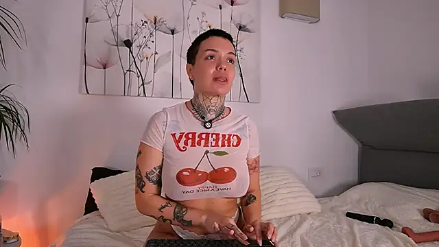 Chatroom XXX en direct de AlexandraCalypso