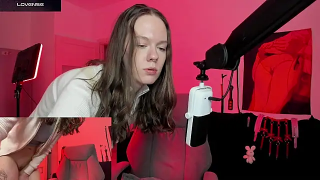 Goddess_of_Fertility Show in webcam