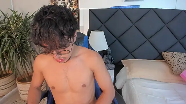 XXX chat uživo modela kai_storn