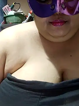 XXX chat uživo modela tamilthanushri