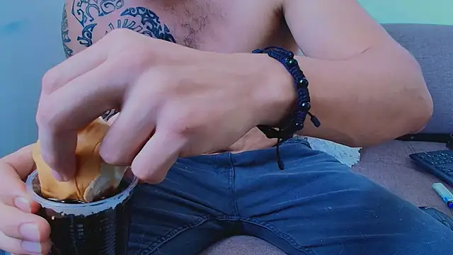 thomas_gun: онлайн-секс-чат