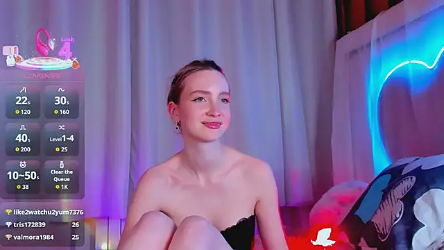 EllaBloom 在線直播表演