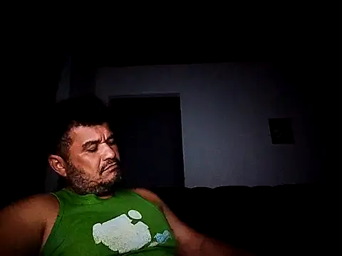 tarra122 – Naživo XXX chat