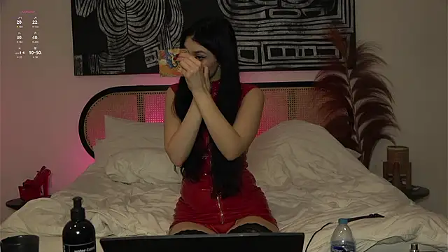 Chatroom XXX en direct de Olivia_Faye