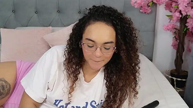 Taylor_Tina Live XXX-Chat