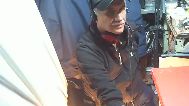 nonnomaturobisex: онлайн-секс-чат