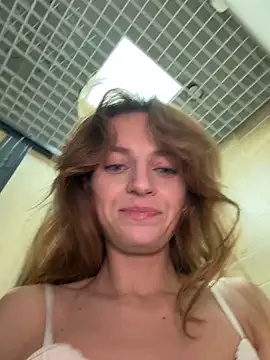 -AngelAri-'s Live XXX Chat