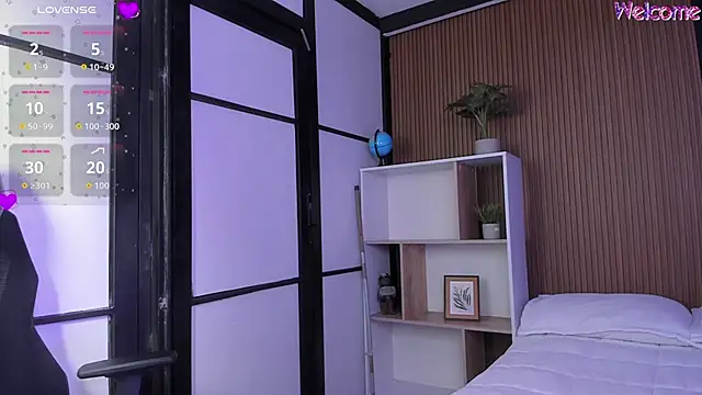 CarolineFyre Chat XXX in diretta