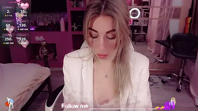 AnnieGOld_ Adlı Modelin Canlı XXX Sohbeti