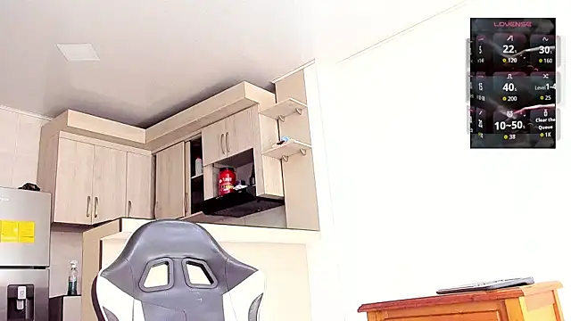 Show modela YeremiBrowm na web-kameri