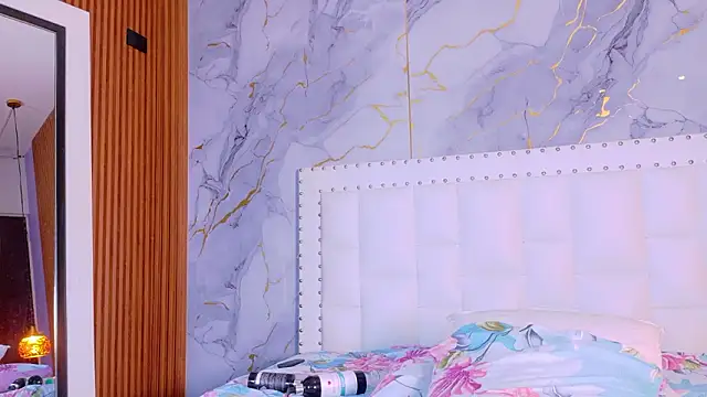 kinkylittlegirll élő XXX-chatje