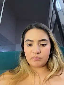 Chat +18 de Antonella_Julieta ao vivo