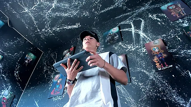 Show modela DylanRoyce_ na web-kameri