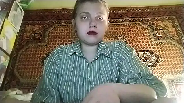 KikiBang élő XXX-chatje