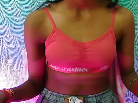 KiaraDoll002 élő XXX-chatje