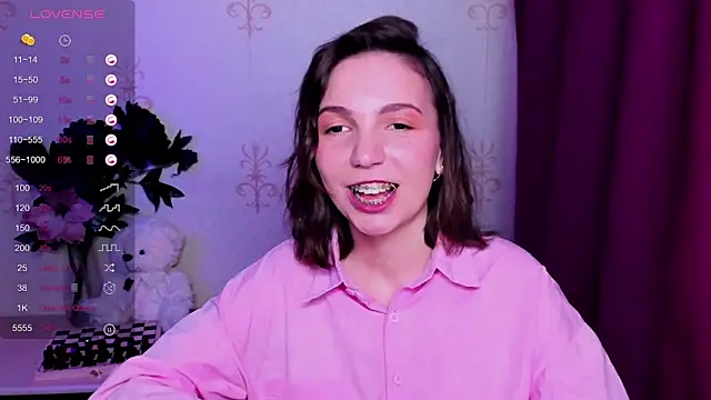 แชท XXX สดของ KindHazelHere_