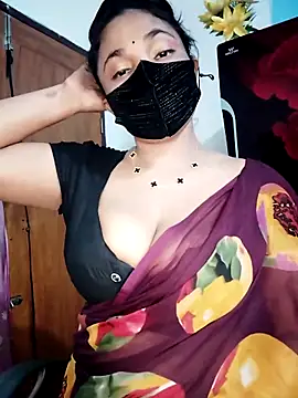 Pokazy przed kamerką – Tina-Sen