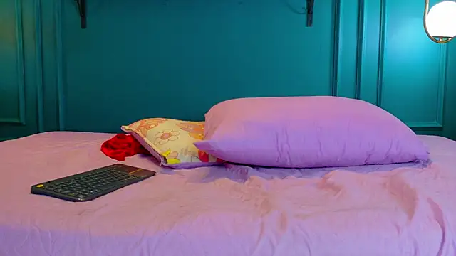 ale_cam Chat XXX live