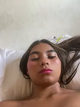 GeorgiandCoi Adlı Modelin Canlı XXX Sohbeti