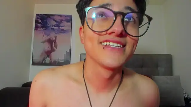 Adonibaskerville4 在線直播表演