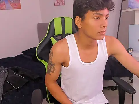 PaulTallx's Live XXX Chat