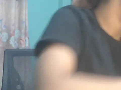 NancyRuvi élő XXX-chatje