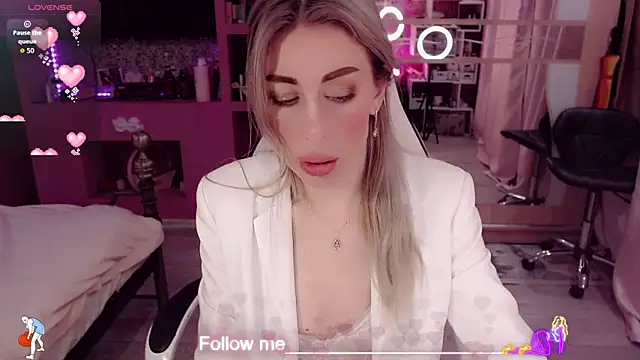 Chatroom XXX en direct de AnnieGOld_