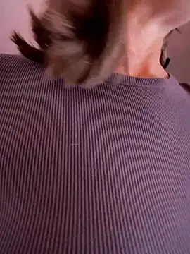 MaiseKnox élő XXX-chatje