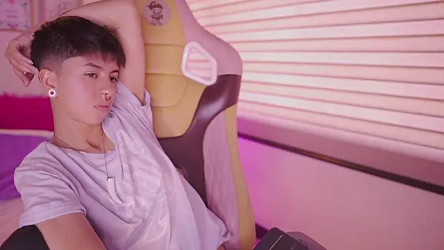 tommy_blue: απευθείας συνομιλία ΧΧΧ