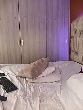 Emily_knights 即時 XXX 聊天