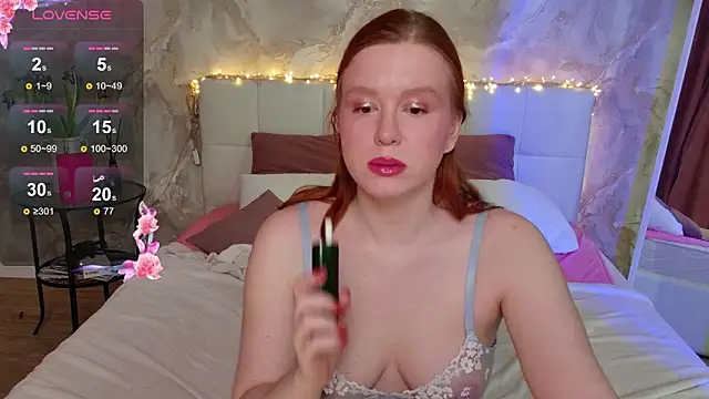 LucyHornyDollx 即時 XXX 聊天