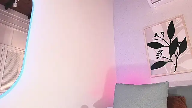 Chat XXX en directo de HannahSkies