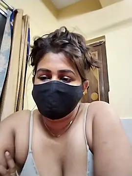 pinkihot23 webkamerás műsora