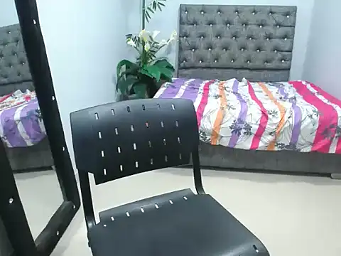 willowsweett Adlı Modelin Canlı XXX Sohbeti